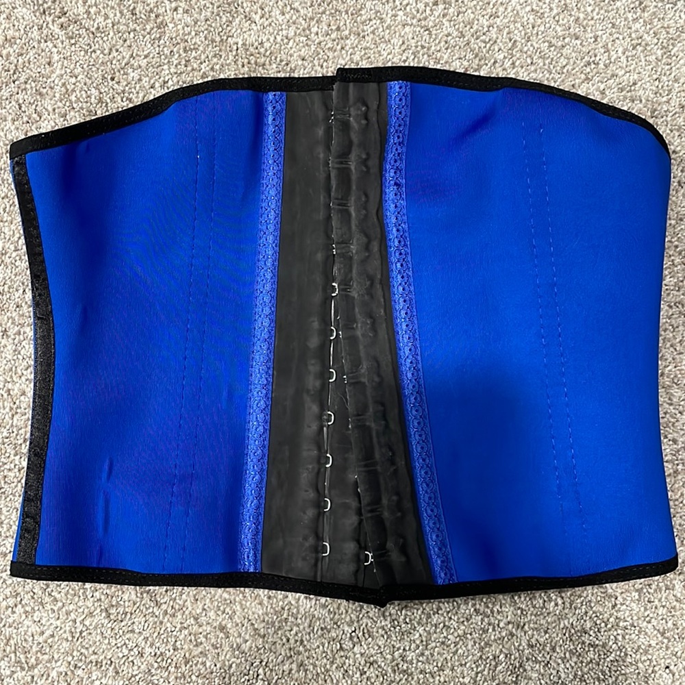 Workout waist trainer